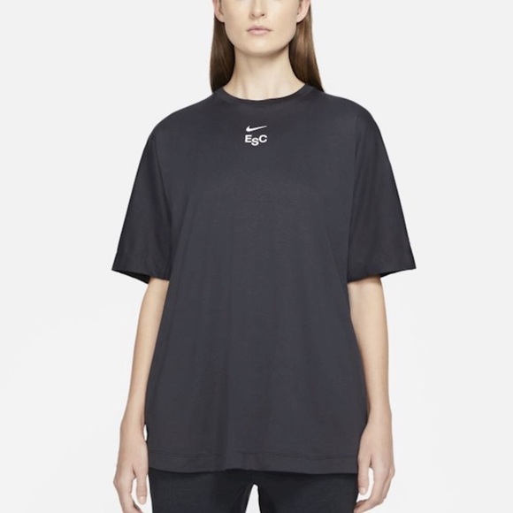✔️ NWT✔️ NIKE ESC Black Women's Graphic Tee - Picture 1 of 13